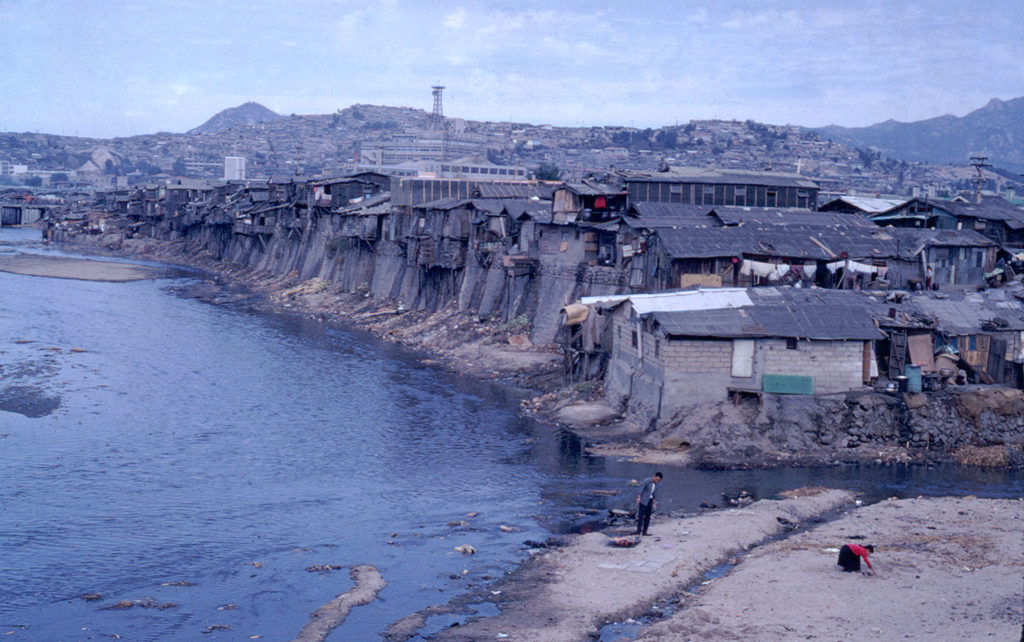 Taken just short of 50 years ago, this photo shows what Seoul housing looked like in 1968. (Photo by Homer Williams/Flickr Creative Commons)